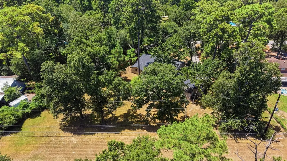 1327 Castle Hill Trail Kingwood, TX 77339