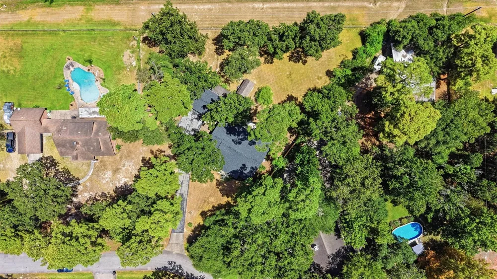 1327 Castle Hill Trail Kingwood, TX 77339