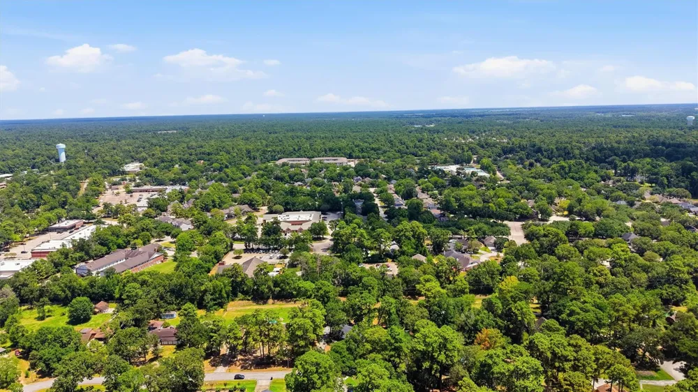 1327 Castle Hill Trail Kingwood, TX 77339