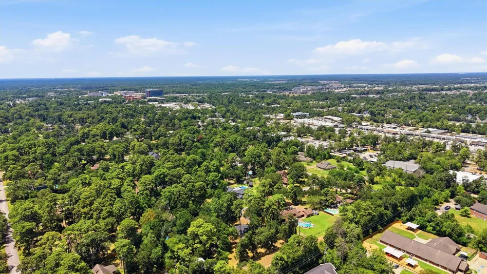 1327 Castle Hill Trail Kingwood, TX 77339