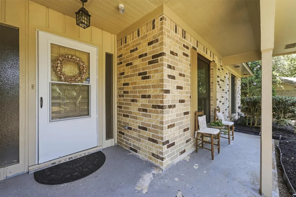 1327 Castle Hill Trail Kingwood, TX 77339
