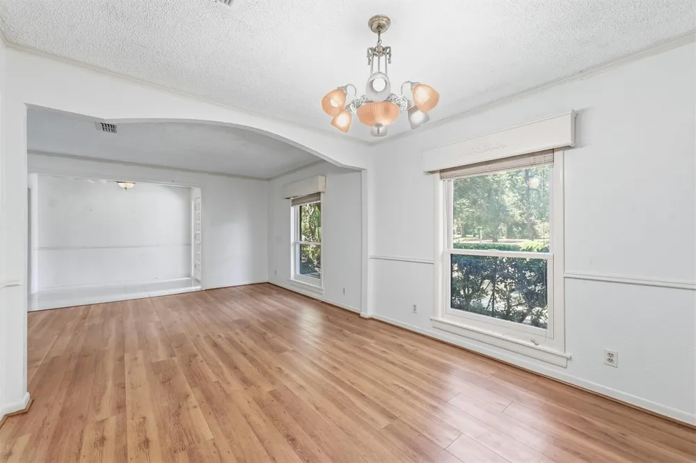 1327 Castle Hill Trail Kingwood, TX 77339