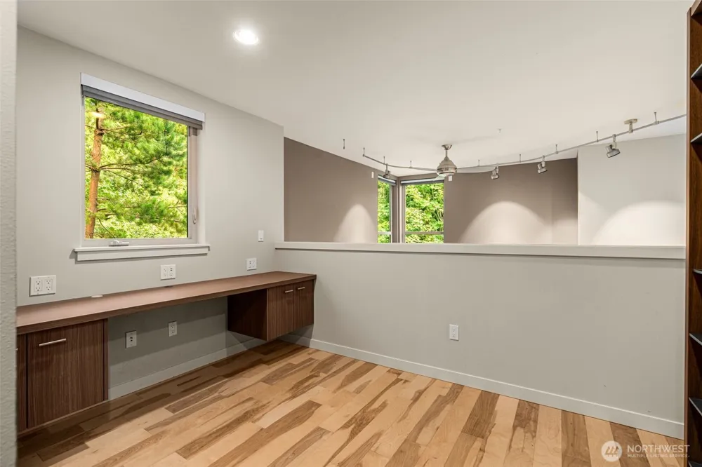 4286 213th Place SE #1 Issaquah, WA 98029