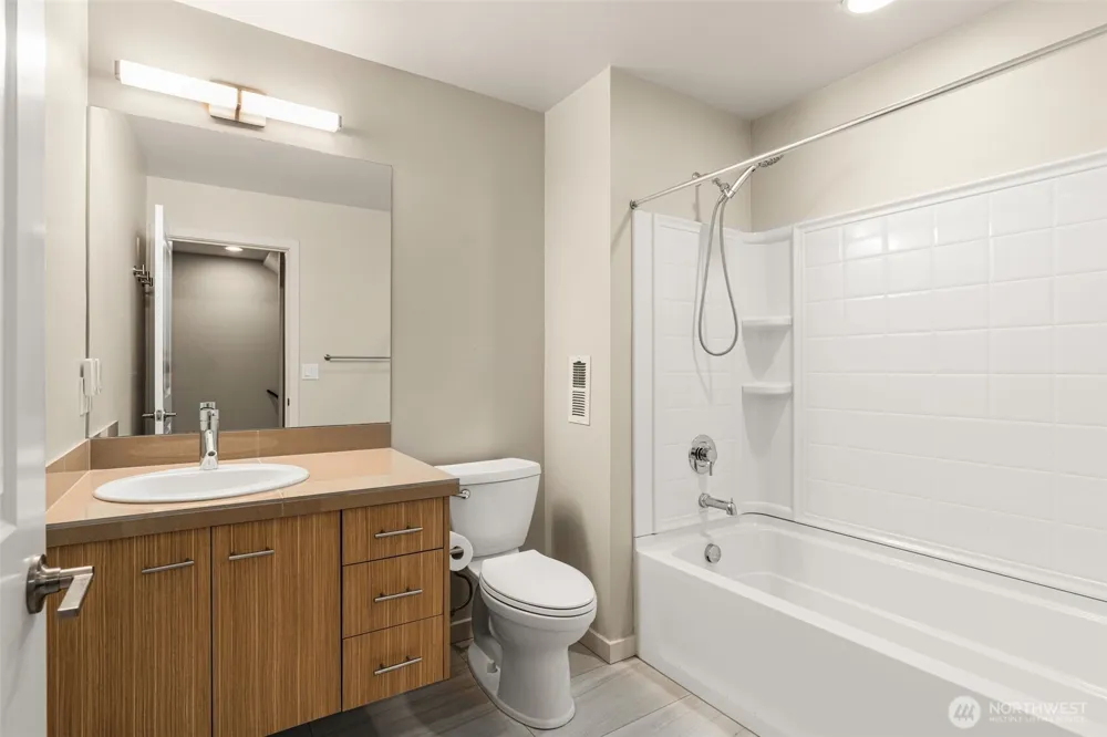 4286 213th Place SE #1 Issaquah, WA 98029
