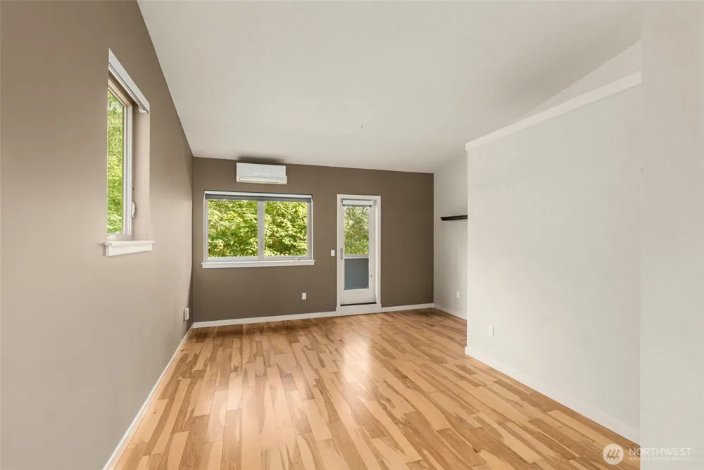 4286 213th Place SE #1 Issaquah, WA 98029