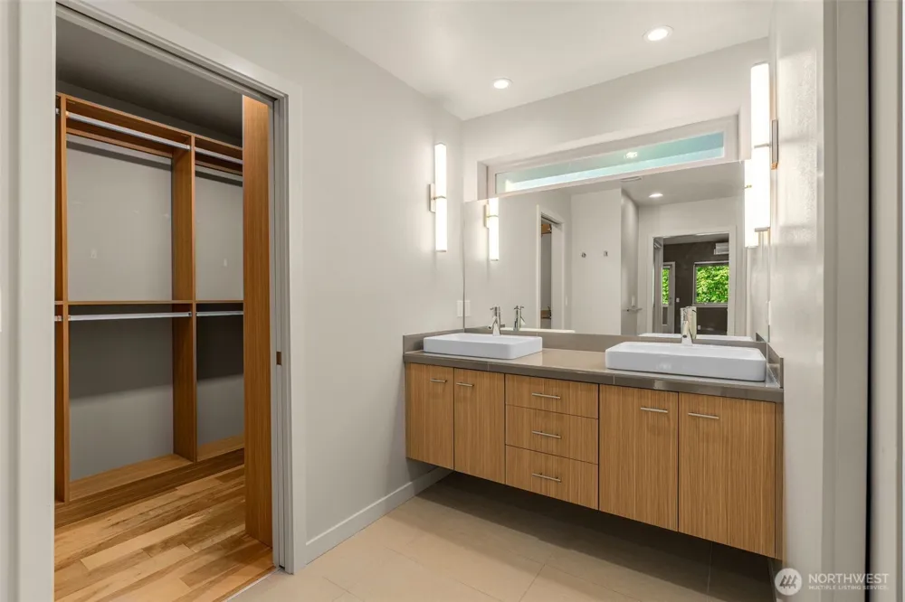 4286 213th Place SE #1 Issaquah, WA 98029