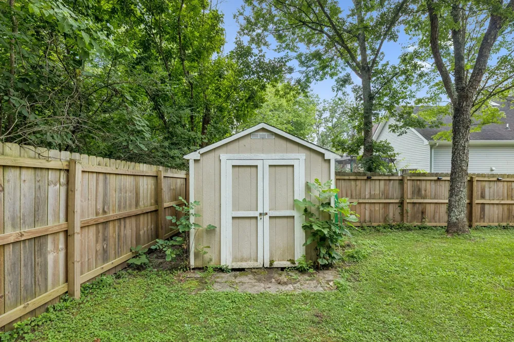 5506 Knollcrest Hermitage, TN 37076