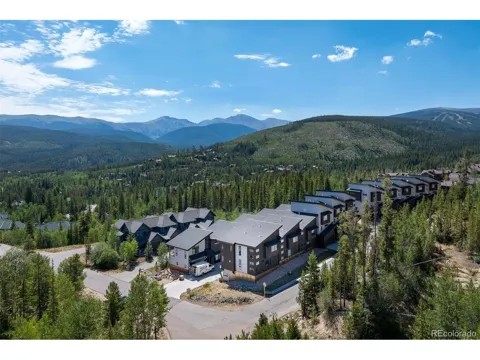 366 Lake Trail