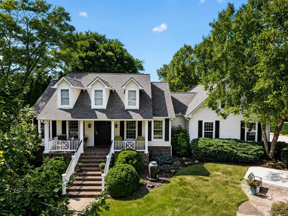 186 Lakeview Cove Drive Loudon, TN 37774