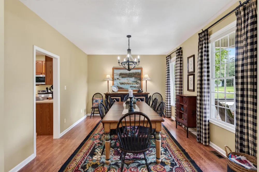 186 Lakeview Cove Drive Loudon, TN 37774