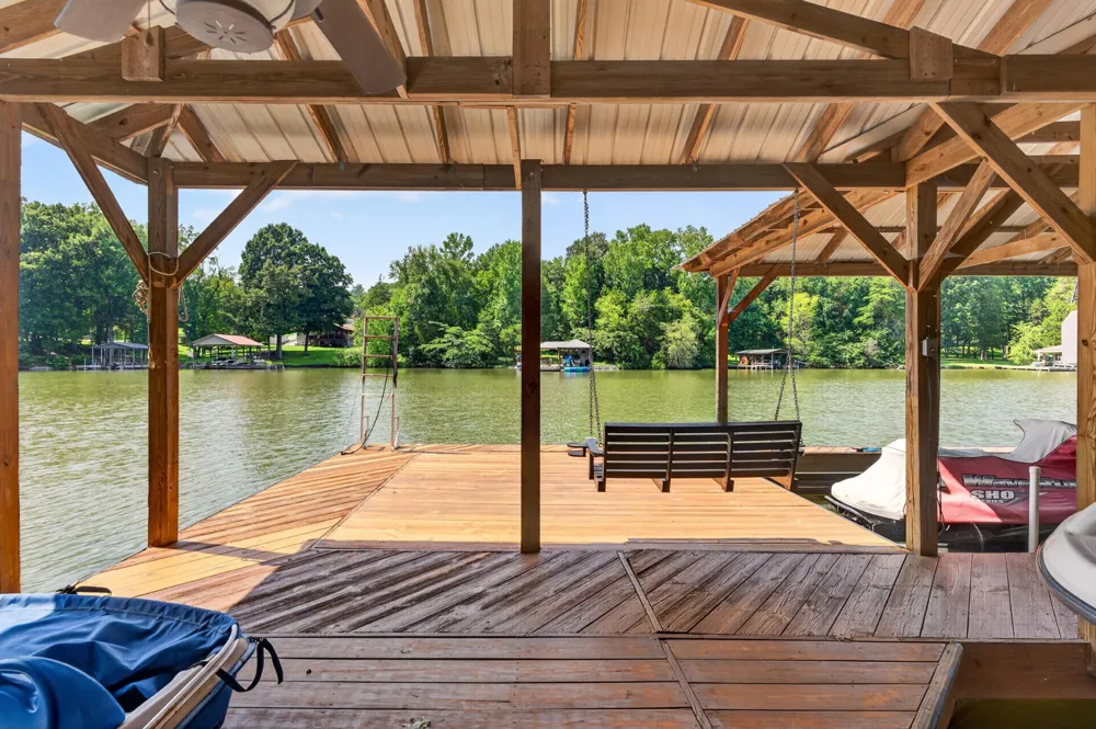 186 Lakeview Cove Drive Loudon, TN 37774