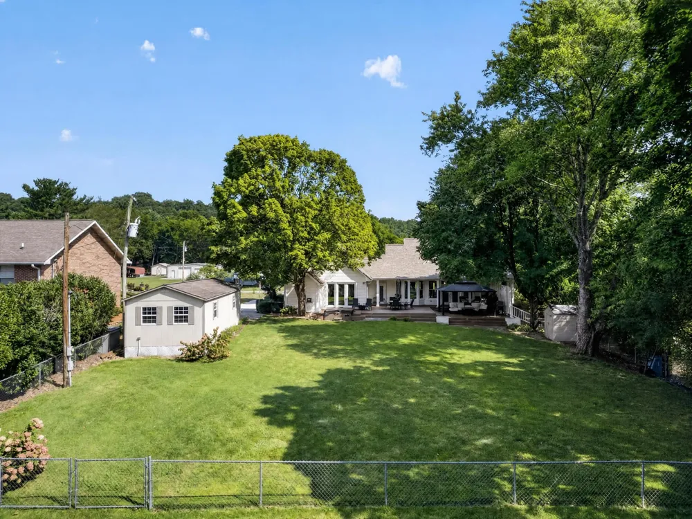 186 Lakeview Cove Drive Loudon, TN 37774