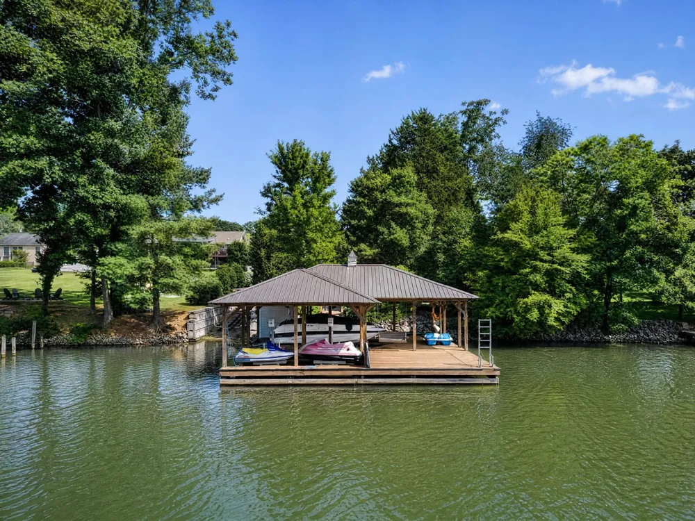 186 Lakeview Cove Drive Loudon, TN 37774