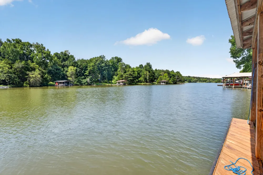 186 Lakeview Cove Drive Loudon, TN 37774