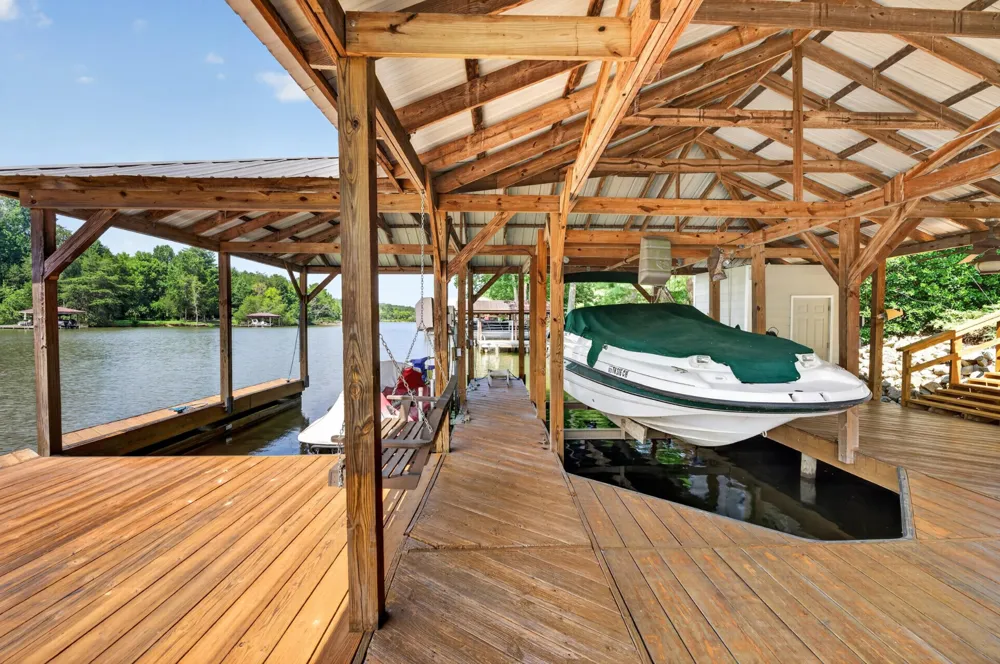 186 Lakeview Cove Drive Loudon, TN 37774