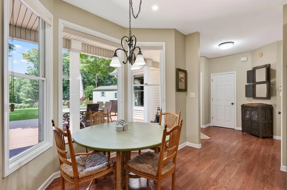186 Lakeview Cove Drive Loudon, TN 37774