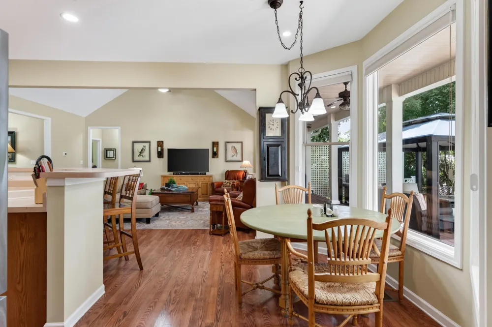 186 Lakeview Cove Drive Loudon, TN 37774