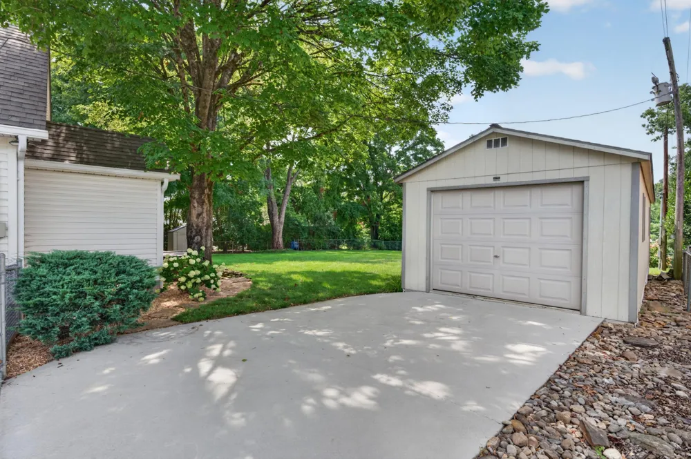 186 Lakeview Cove Drive Loudon, TN 37774