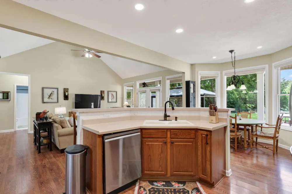 186 Lakeview Cove Drive Loudon, TN 37774