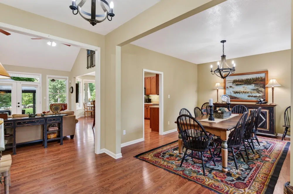 186 Lakeview Cove Drive Loudon, TN 37774