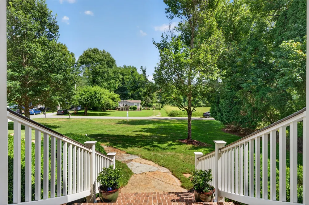 186 Lakeview Cove Drive Loudon, TN 37774