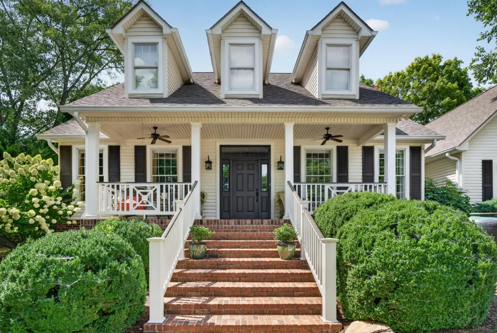 186 Lakeview Cove Drive Loudon, TN 37774