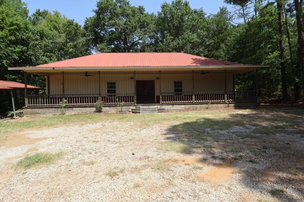 2210 West Corsicana St Athens, TX 75751