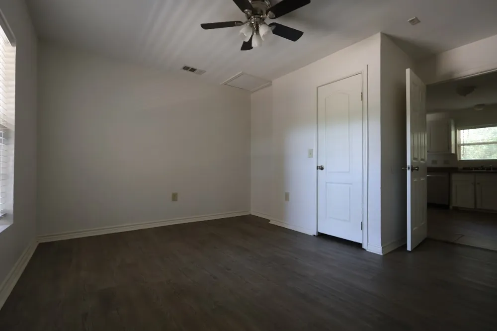2210 West Corsicana St Athens, TX 75751
