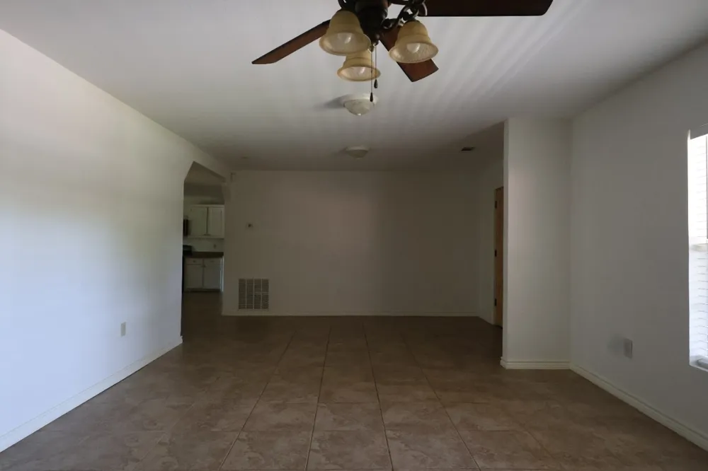 2210 West Corsicana St Athens, TX 75751