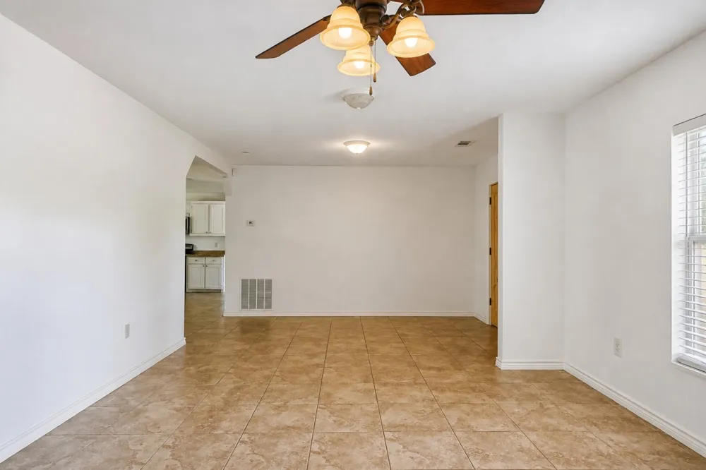2210 West Corsicana St Athens, TX 75751