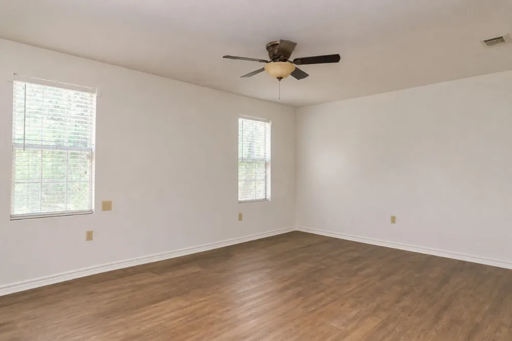 2210 West Corsicana St Athens, TX 75751