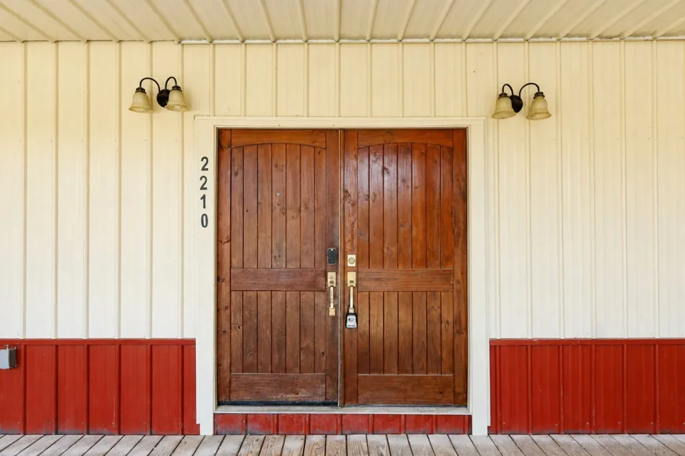 2210 West Corsicana St Athens, TX 75751