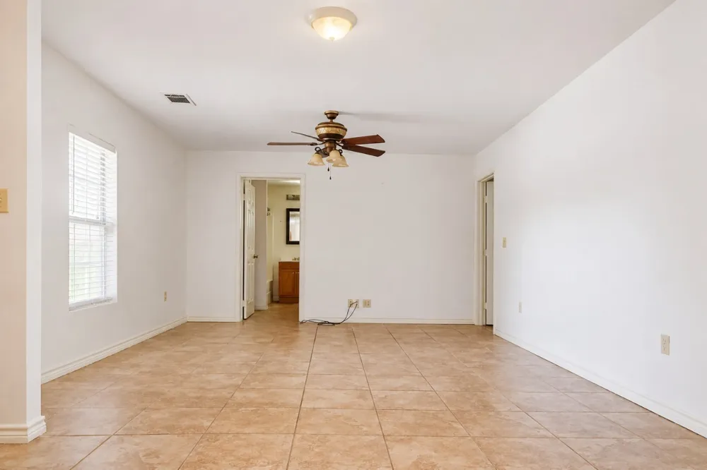 2210 West Corsicana St Athens, TX 75751