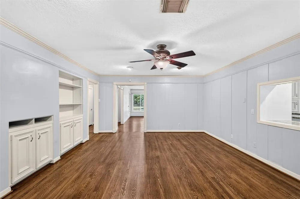 5262 Briarbend Drive Houston, TX 77096