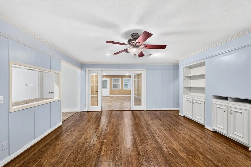 5262 Briarbend Drive Houston, TX 77096
