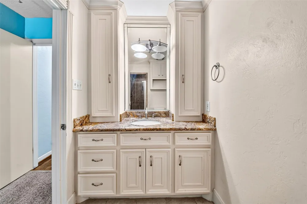 5262 Briarbend Drive Houston, TX 77096