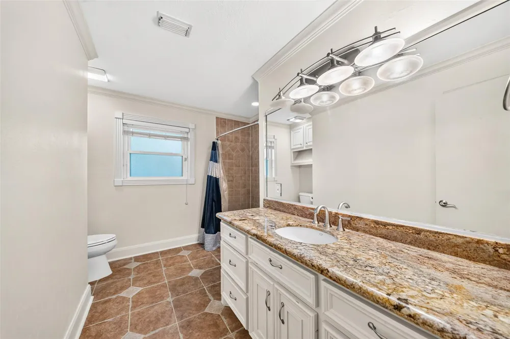 5262 Briarbend Drive Houston, TX 77096