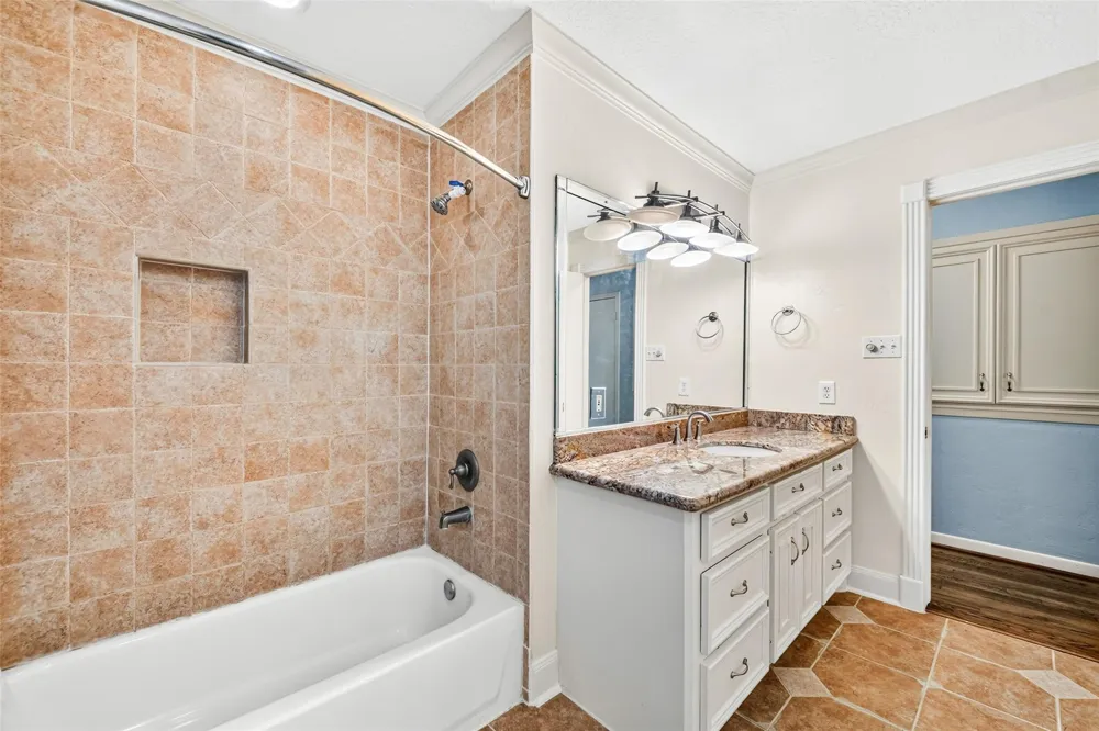 5262 Briarbend Drive Houston, TX 77096