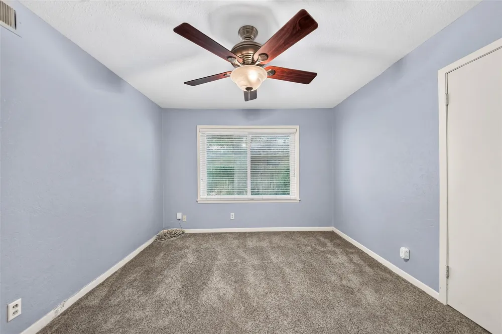 5262 Briarbend Drive Houston, TX 77096