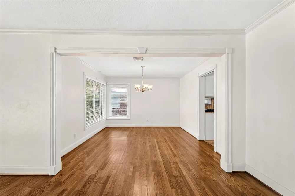 5262 Briarbend Drive Houston, TX 77096