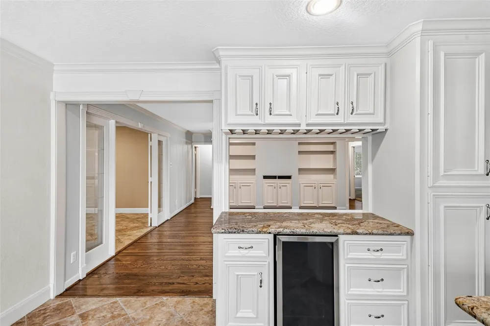 5262 Briarbend Drive Houston, TX 77096