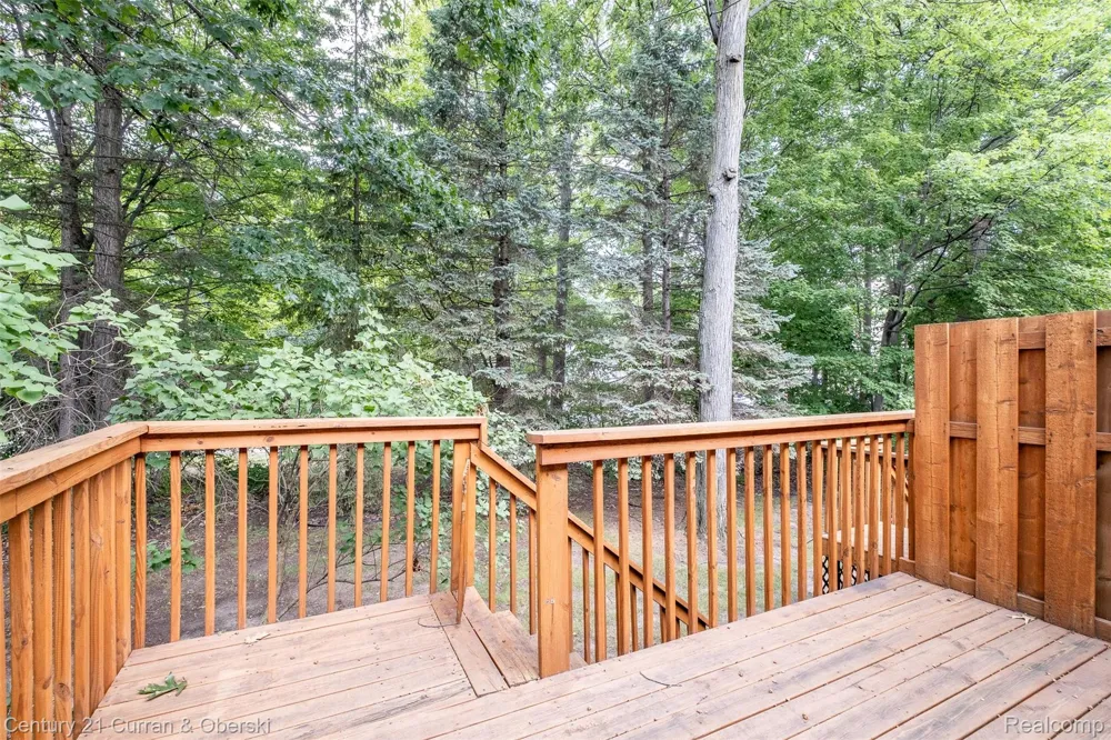 6565 Quail Run Circle Westland City, MI 48185