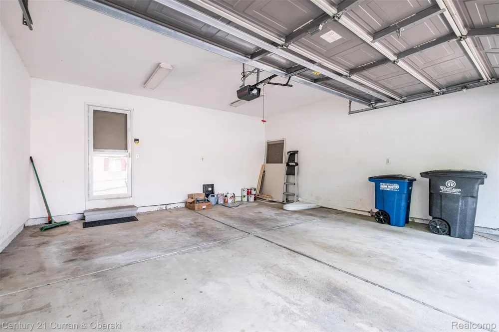 6565 Quail Run Circle Westland City, MI 48185