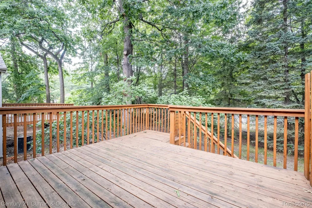 6565 Quail Run Circle Westland City, MI 48185