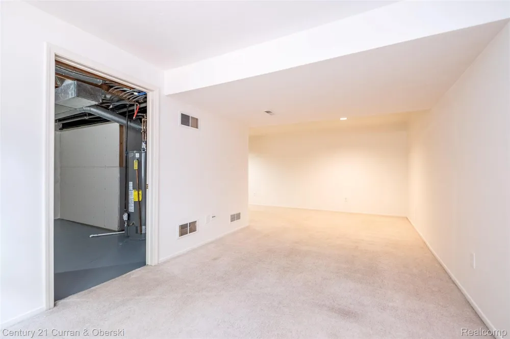 6565 Quail Run Circle Westland City, MI 48185