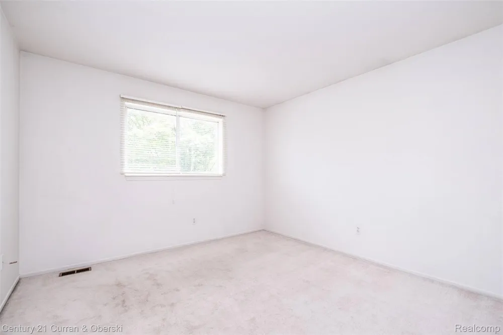 6565 Quail Run Circle Westland City, MI 48185