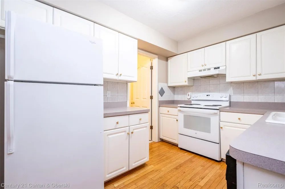 6565 Quail Run Circle Westland City, MI 48185