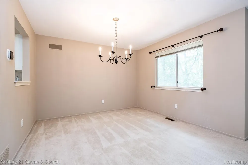 6565 Quail Run Circle Westland City, MI 48185
