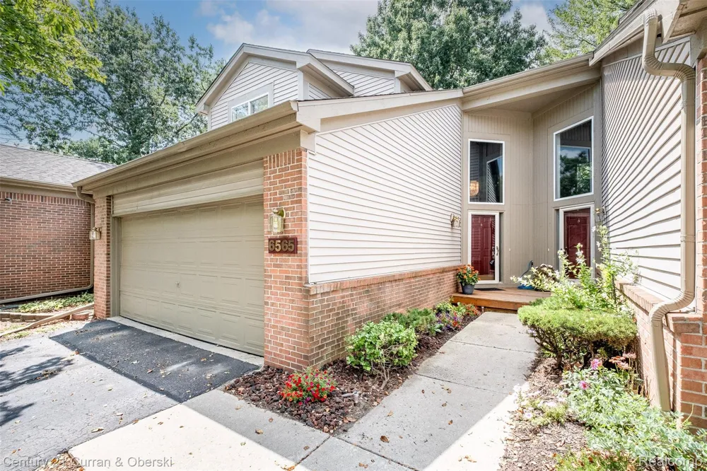 6565 Quail Run Circle Westland City, MI 48185