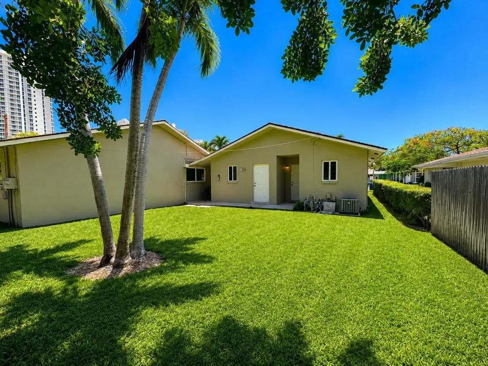 1232 Cabana Road #1 Singer Island, FL 33404